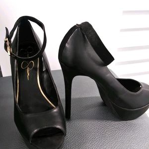 Jessica Simpson sz 7 peeptoe anklestrap stilettos